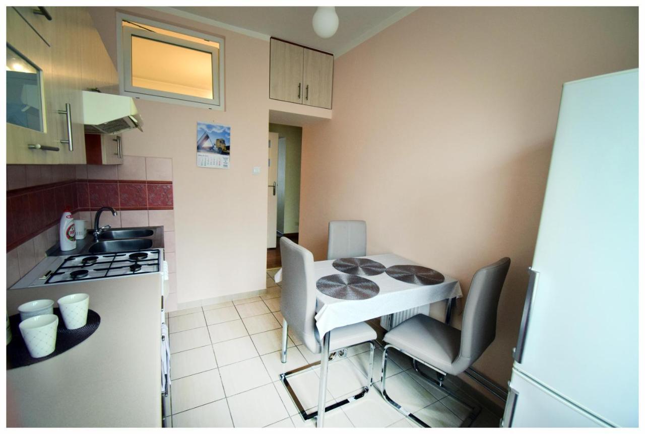 Color 24 Apartament IV Lägenhet Stalowa Wola Exteriör bild